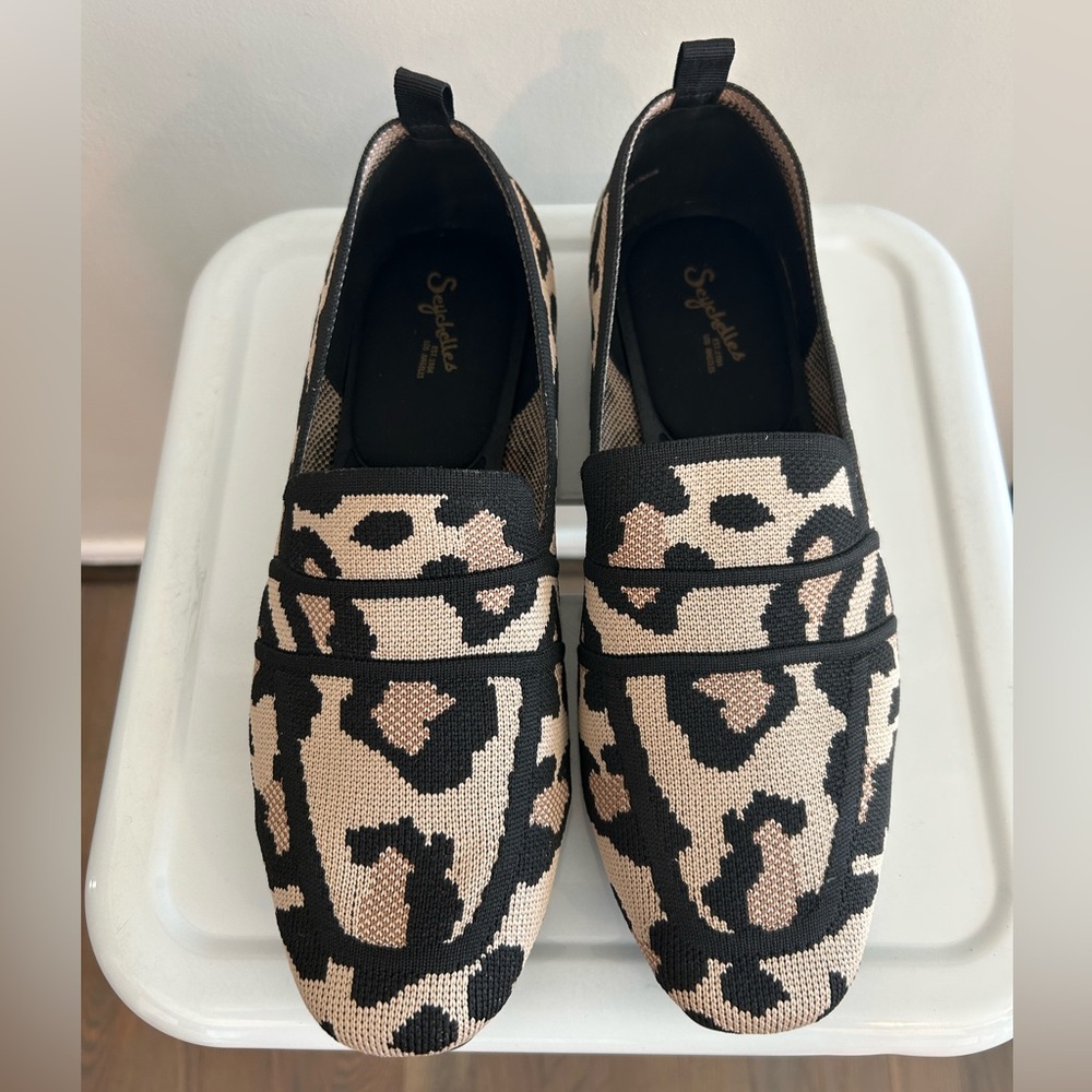 Seychelles Loafers- leopard print textile